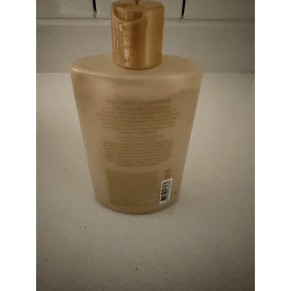 Victoria's Secret AMBER ROMANCE ORIGINAL Hydrating Body Lotion 8.4 oz Rare